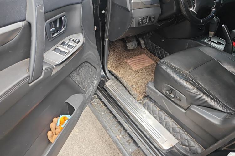 Used Mitsubishi Pajero 2014 3.0L Elite Upgrade Edition Driver Seat