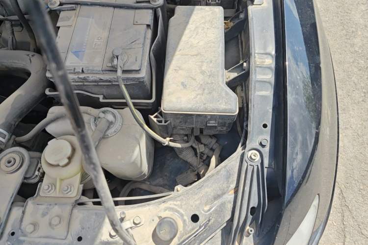 Used Mitsubishi Pajero 2014 3.0L Elite Upgrade Edition Engine Bay Left