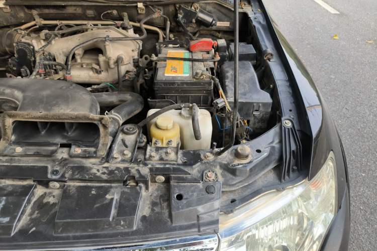 Used Mitsubishi Pajero 2014 3.0L Elite Upgrade Edition Engine Bay Left