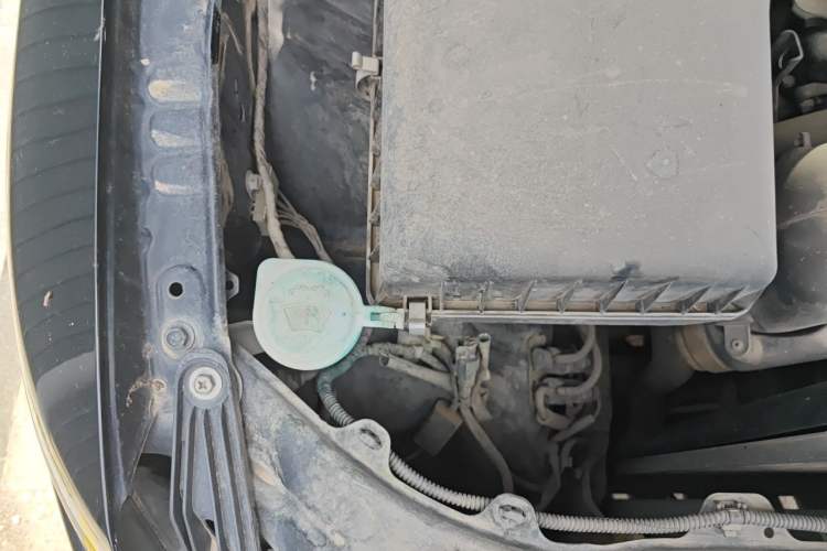 Used Mitsubishi Pajero 2014 3.0L Elite Upgrade Edition Engine Bay Right