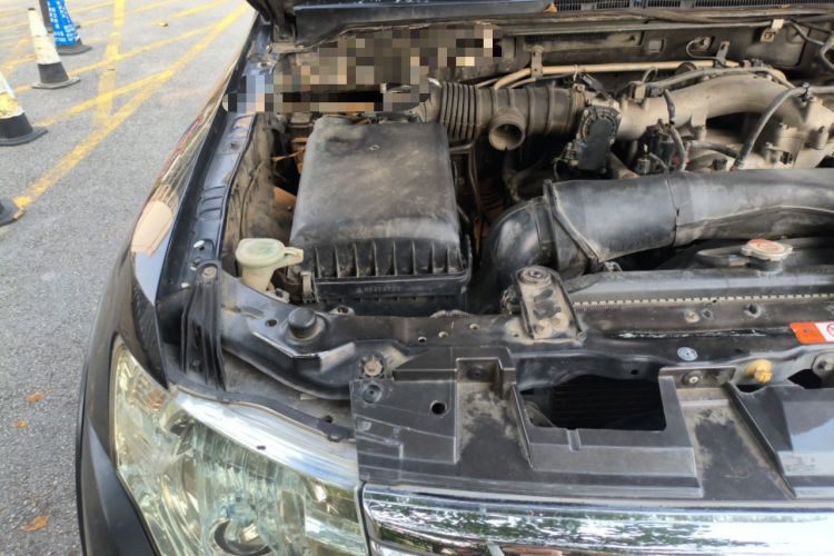 Used Mitsubishi Pajero 2014 3.0L Elite Upgrade Edition Engine Bay Right
