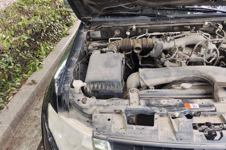 Used Mitsubishi Pajero 2014 3.0L Elite Edition Engine Bay Right