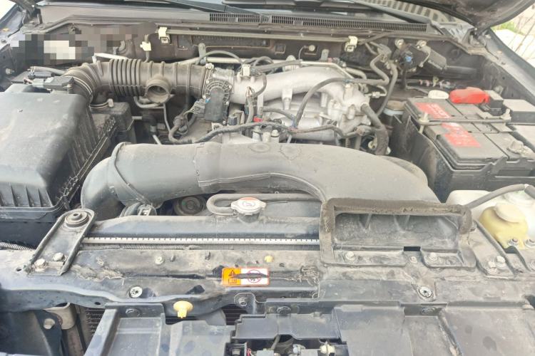 Used Mitsubishi Pajero 2014 3.0L Elite Edition Engine Bay