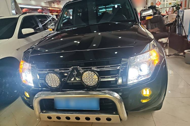 Used Mitsubishi Pajero 2014 3.0L Elite Edition Exterior 1