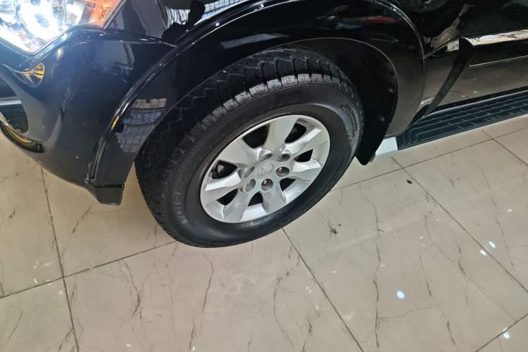 Used Mitsubishi Pajero 2014 3.0L Elite Edition Exterior 7