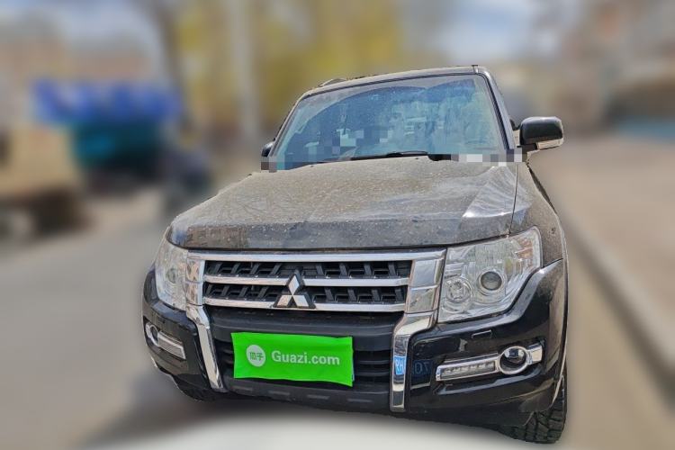 Used Mitsubishi Pajero 2014 3.0L Luxury Edition Front
