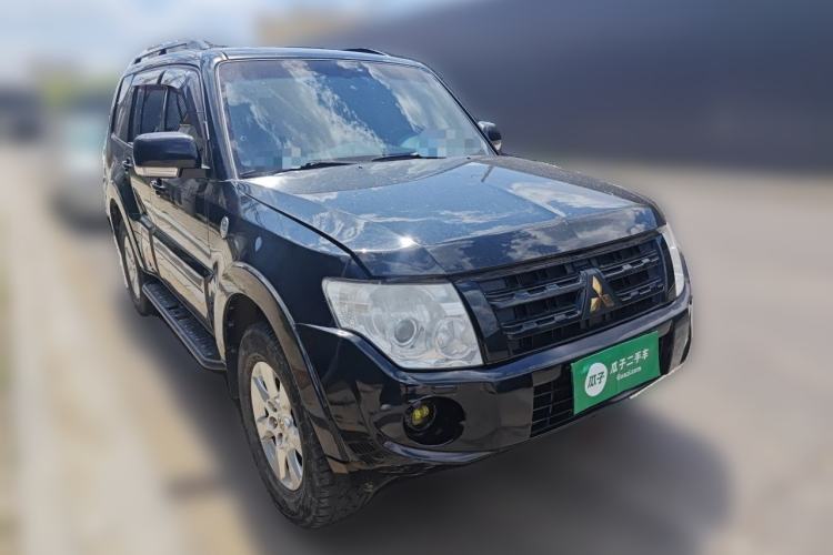 Used Mitsubishi Pajero 2014 3.0L Elite Upgrade Edition Front Right 45 Deg