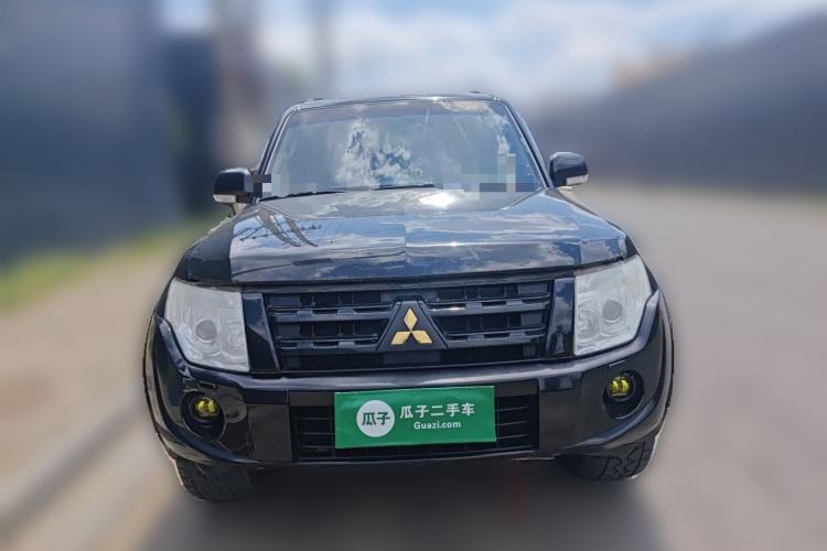 Used Mitsubishi Pajero 2014 3.0L Elite Upgrade Edition Front