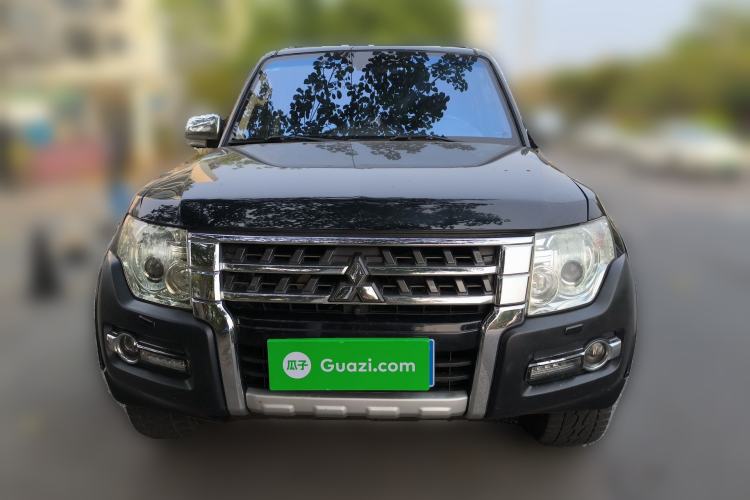 Used Mitsubishi Pajero 2014 3.0L Elite Upgrade Edition Front