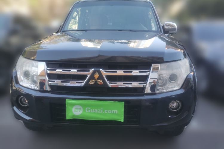 Used Mitsubishi Pajero 2014 3.0L Elite Edition Front