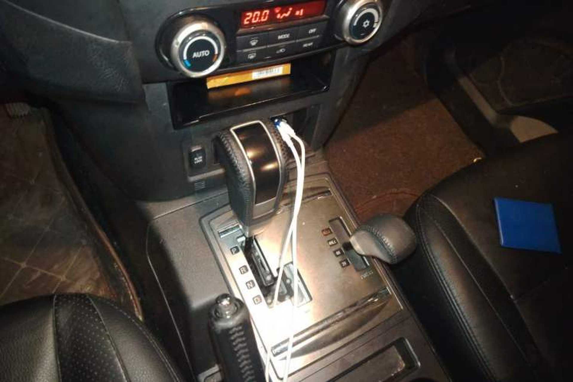 Used Mitsubishi Pajero 2014 3.0L Elite Upgrade Edition Gear Lever