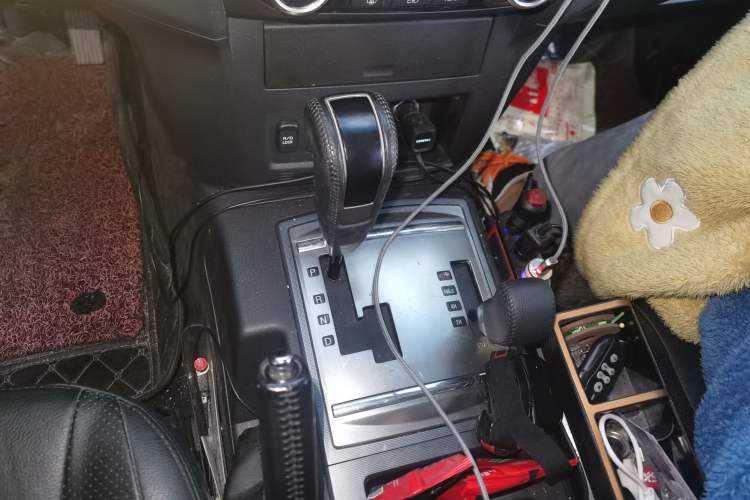 Used Mitsubishi Pajero 2014 3.0L Elite Upgrade Edition Gear Lever