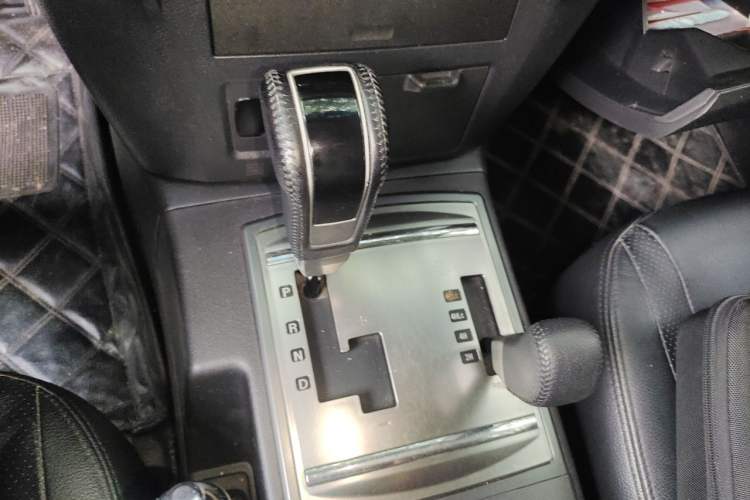 Used Mitsubishi Pajero 2014 3.0L Elite Edition Gear Lever