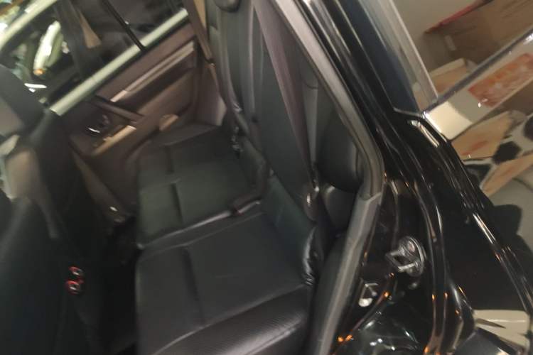 Used Mitsubishi Pajero 2014 3.0L Elite Edition Interior 4