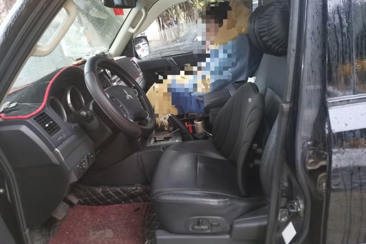 Used Mitsubishi Pajero 2014 3.0L Elite Upgrade Edition Left Front Seat