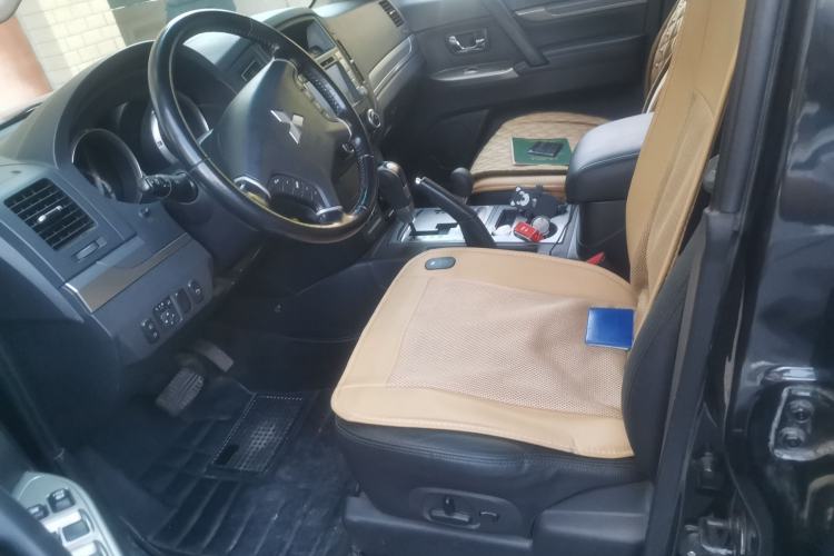 Used Mitsubishi Pajero 2014 3.0L Elite Edition Left Front Seat