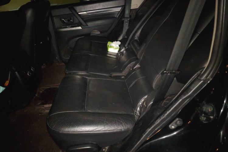 Used Mitsubishi Pajero 2014 3.0L Elite Upgrade Edition Left Rear Seat