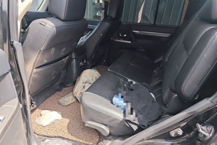 Used Mitsubishi Pajero 2014 3.0L Elite Upgrade Edition Left Rear Seat