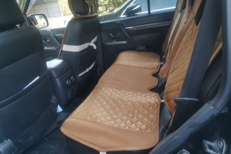 Used Mitsubishi Pajero 2014 3.0L Elite Edition Left Rear Seat