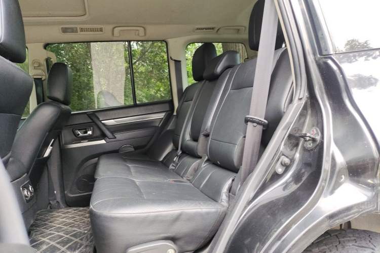 Used Mitsubishi Pajero 2014 3.0L Elite Edition Left Rear Seat