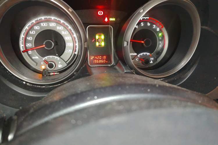 Used Mitsubishi Pajero 2014 3.0L Elite Upgrade Edition Odometer Close Up