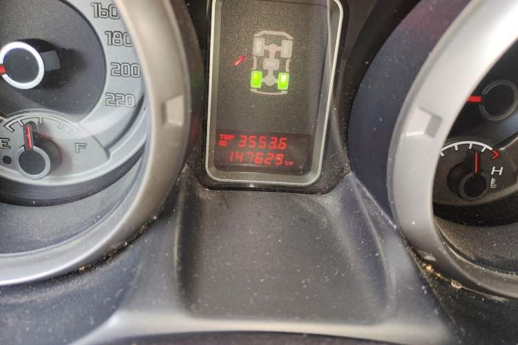 Used Mitsubishi Pajero 2014 3.0L Elite Edition Odometer Close Up