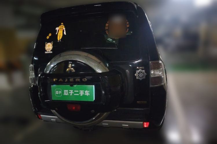Used Mitsubishi Pajero 2014 3.0L Elite Upgrade Edition Rear