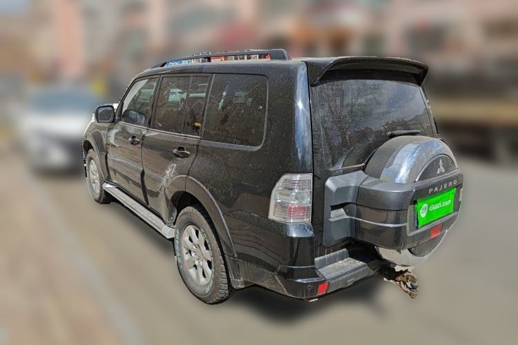 Used Mitsubishi Pajero 2014 3.0L Luxury Edition Rear Left 45 Deg