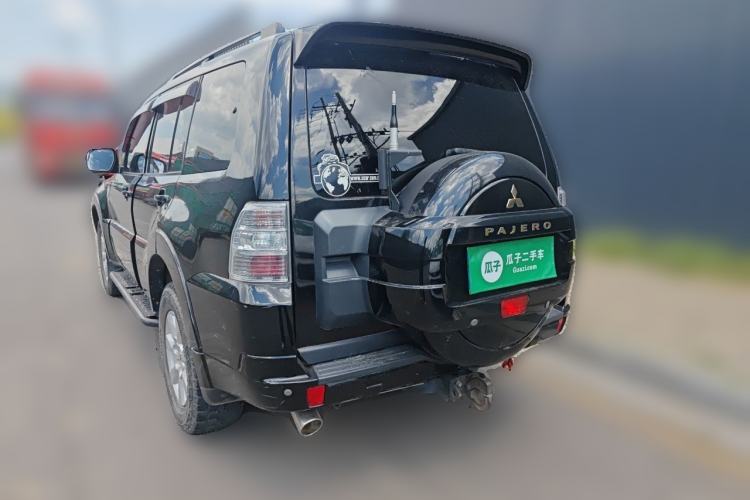 Used Mitsubishi Pajero 2014 3.0L Elite Upgrade Edition Rear Left 45 Deg