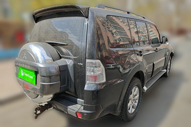 Used Mitsubishi Pajero 2014 3.0L Luxury Edition Rear Right 45 Deg