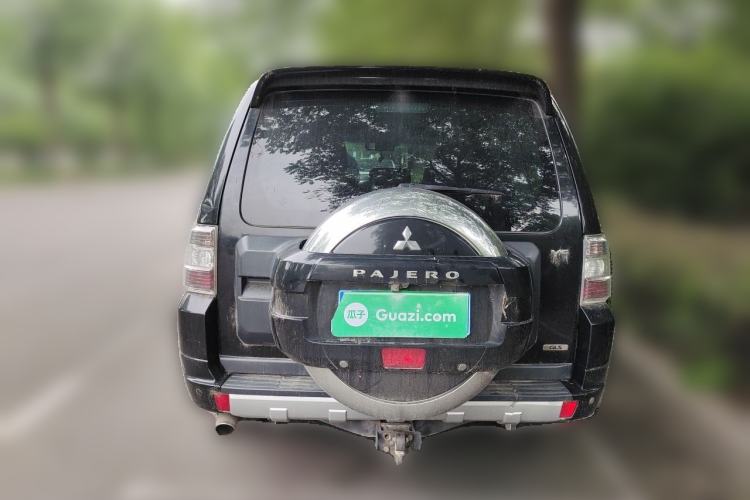 Used Mitsubishi Pajero 2014 3.0L Elite Edition Rear