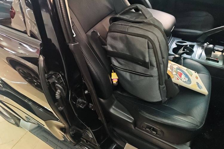 Used Mitsubishi Pajero 2014 3.0L Elite Edition Right Front Seat