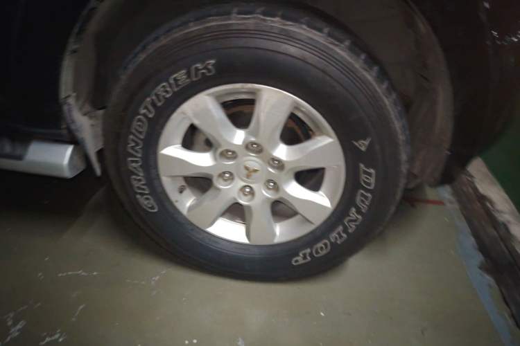 Used Mitsubishi Pajero 2014 3.0L Elite Upgrade Edition Right Front Wheel Hub