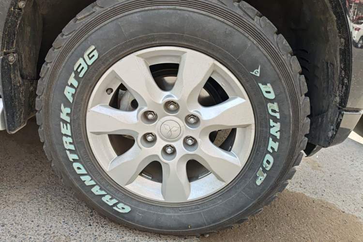 Used Mitsubishi Pajero 2014 3.0L Luxury Edition Right Front Wheel Hub