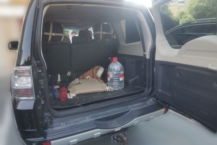 Used Mitsubishi Pajero 2014 3.0L Elite Edition Trunk