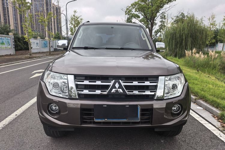 Used Mitsubishi Pajero 2014 3.0L Elite Edition Exterior 1