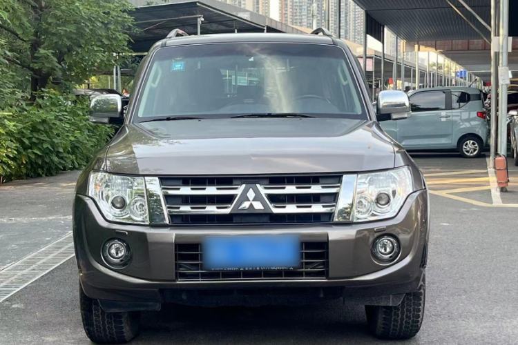 Used Mitsubishi Pajero 2014 3.0L Luxury Edition Exterior 1