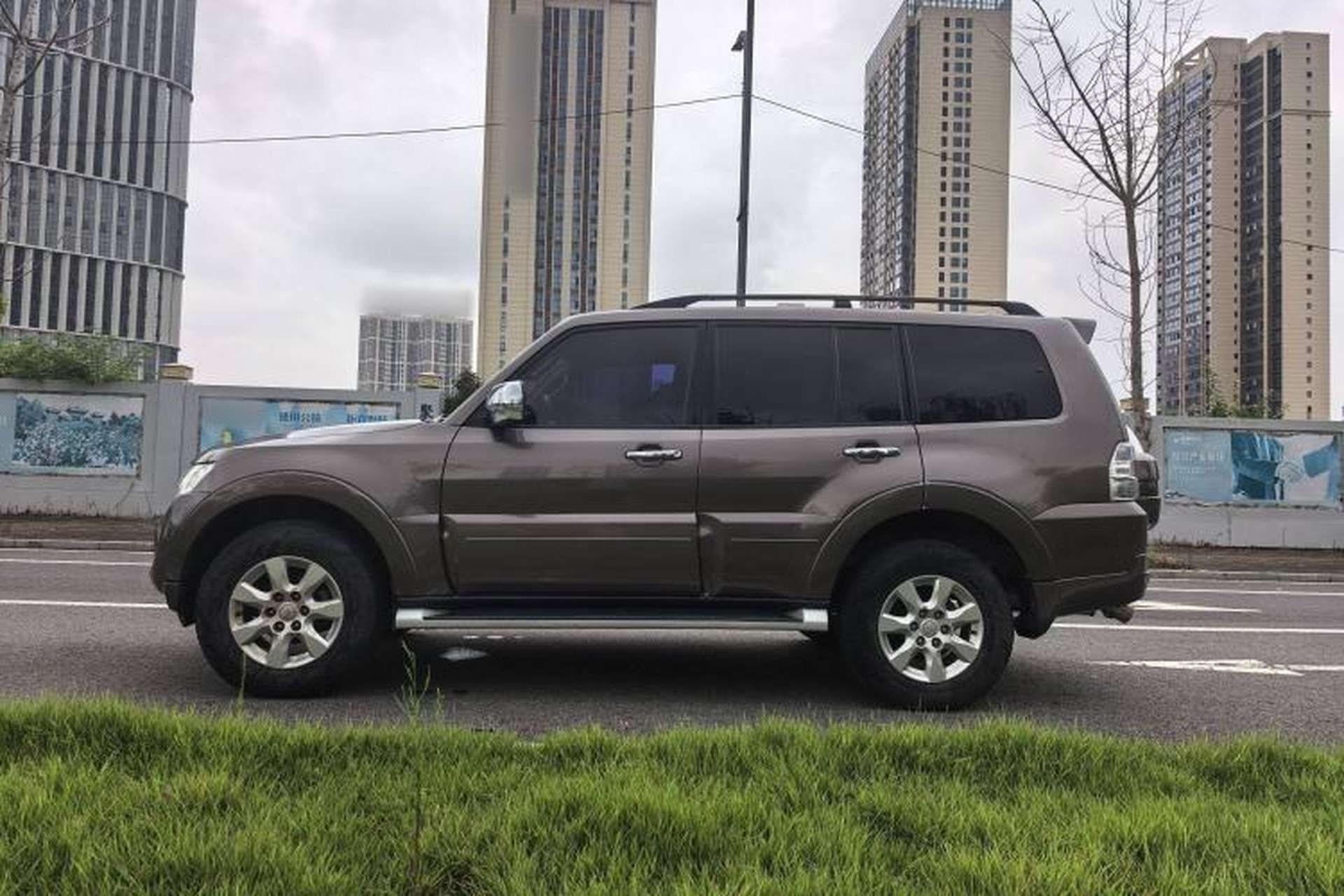 Used Mitsubishi Pajero 2014 3.0L Elite Edition Exterior 3