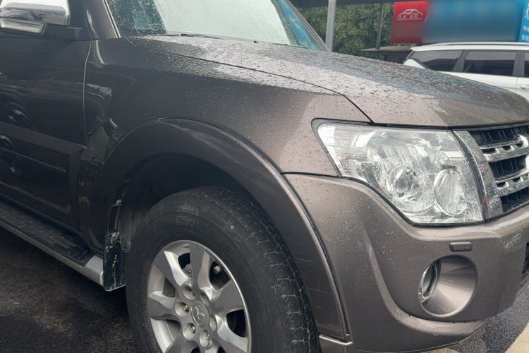 Used Mitsubishi Pajero 2014 3.0L Luxury Edition Exterior 4
