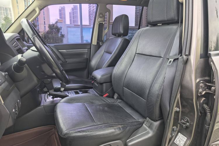 Used Mitsubishi Pajero 2014 3.0L Elite Edition Left Front Seat