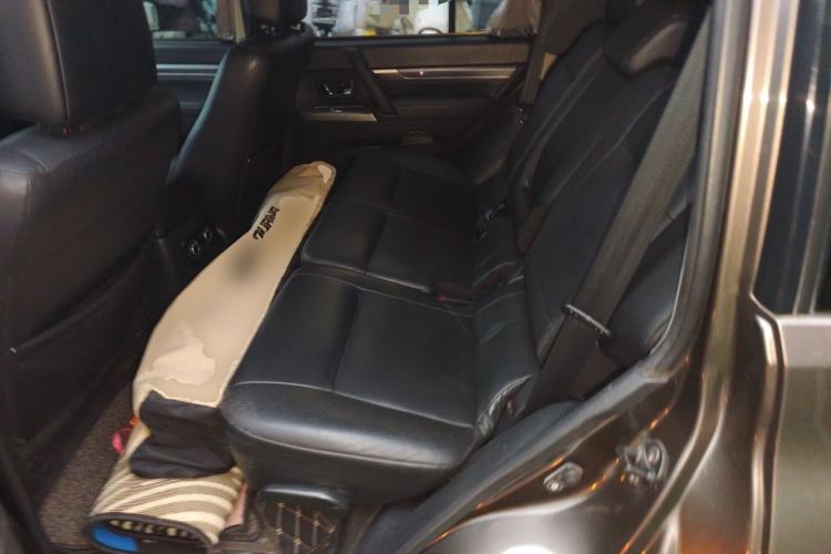 Used Mitsubishi Pajero 2014 3.0L Elite Upgrade Edition Left Rear Seat