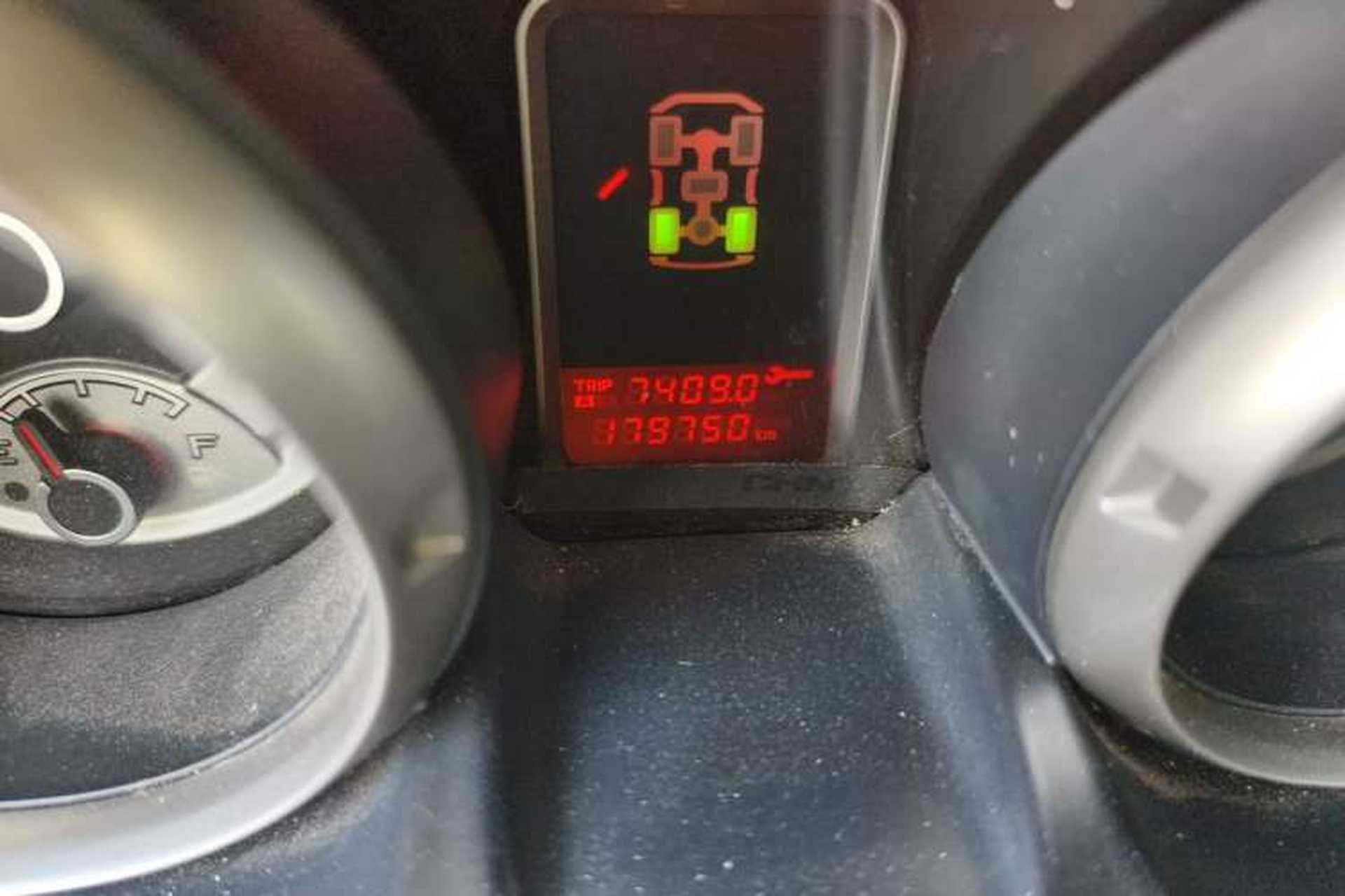 Used Mitsubishi Pajero 2014 3.0L Elite Upgrade Edition Odometer Close Up