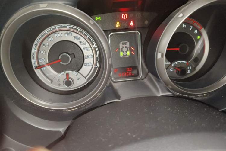 Used Mitsubishi Pajero 2014 3.0L Elite Edition Odometer Close Up