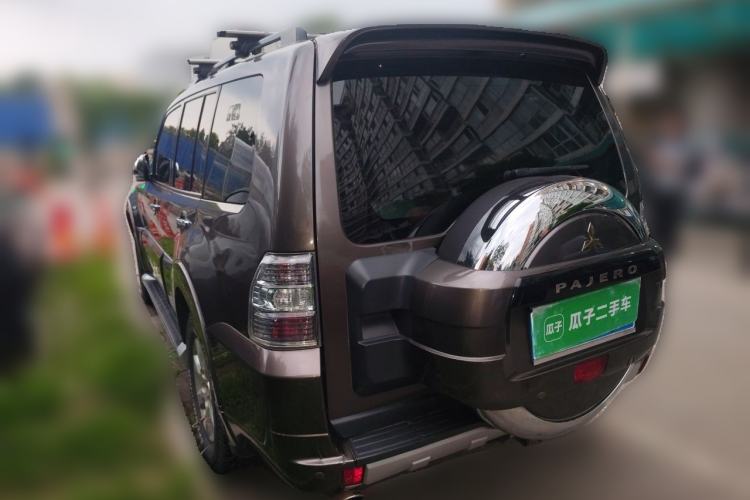 Used Mitsubishi Pajero 2014 3.0L Elite Upgrade Edition Rear Left 45 Deg