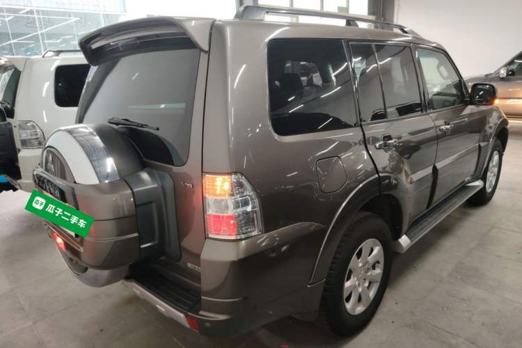Used Mitsubishi Pajero 2014 3.0L Elite Edition Rear Right 45 Deg