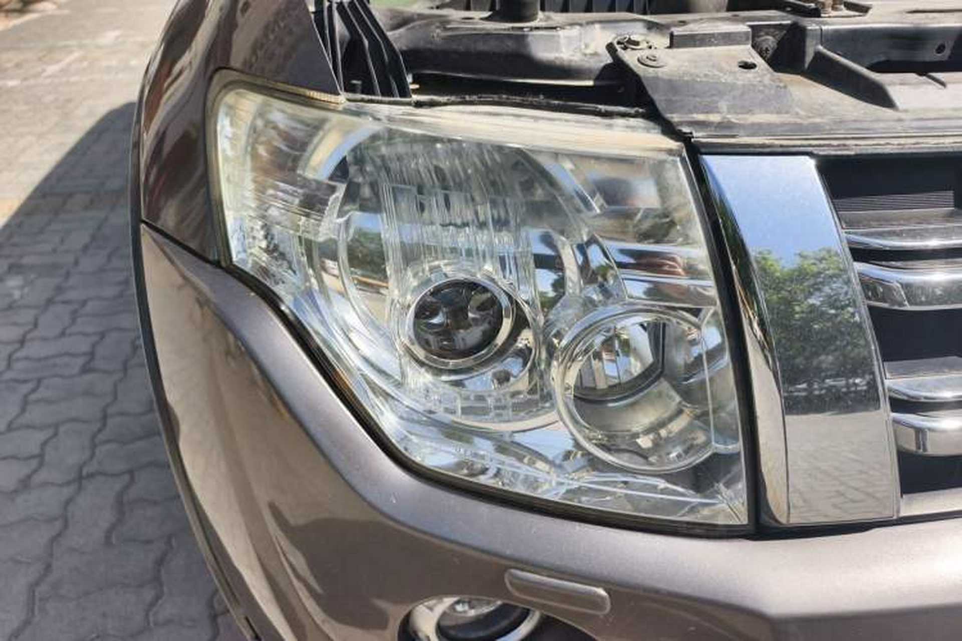 Used Mitsubishi Pajero 2014 3.0L Elite Upgrade Edition Right Front Headlight