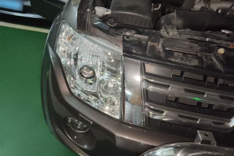 Used Mitsubishi Pajero 2014 3.0L Elite Edition Right Front Headlight