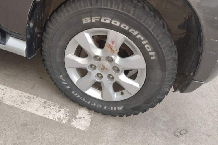 Used Mitsubishi Pajero 2014 3.0L Elite Upgrade Edition Right Front Wheel Hub