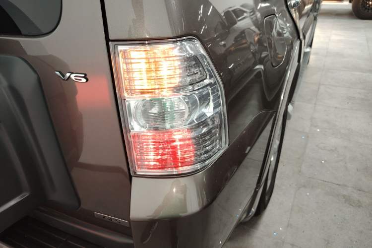 Used Mitsubishi Pajero 2014 3.0L Elite Edition Right Rear Taillight
