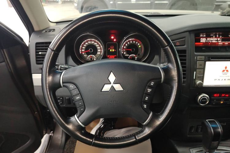 Used Mitsubishi Pajero 2014 3.0L Elite Edition Steering Wheel
